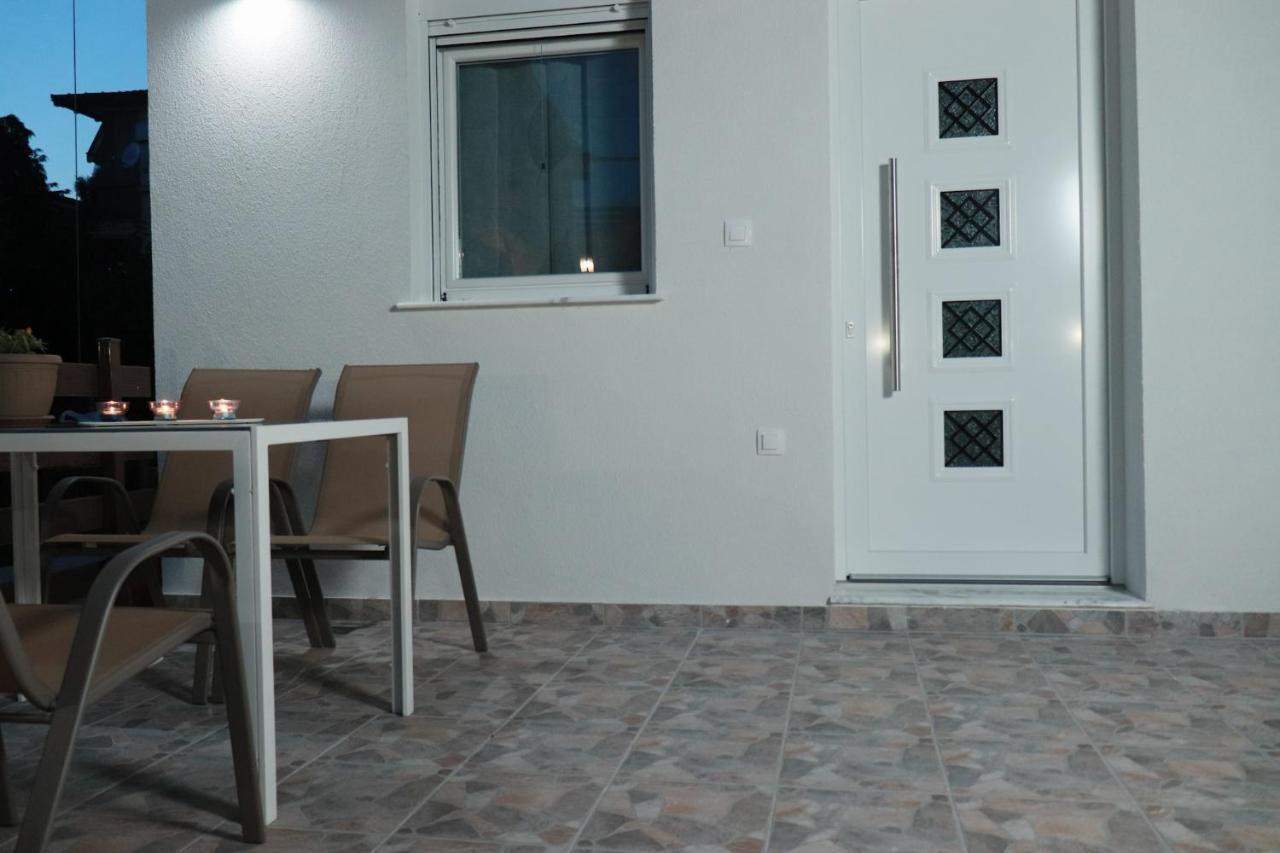Filippou Luxury Apartments Флогіта Екстер'єр фото